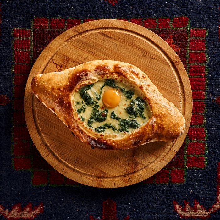 Khachapuri adjarien fromage & épinards